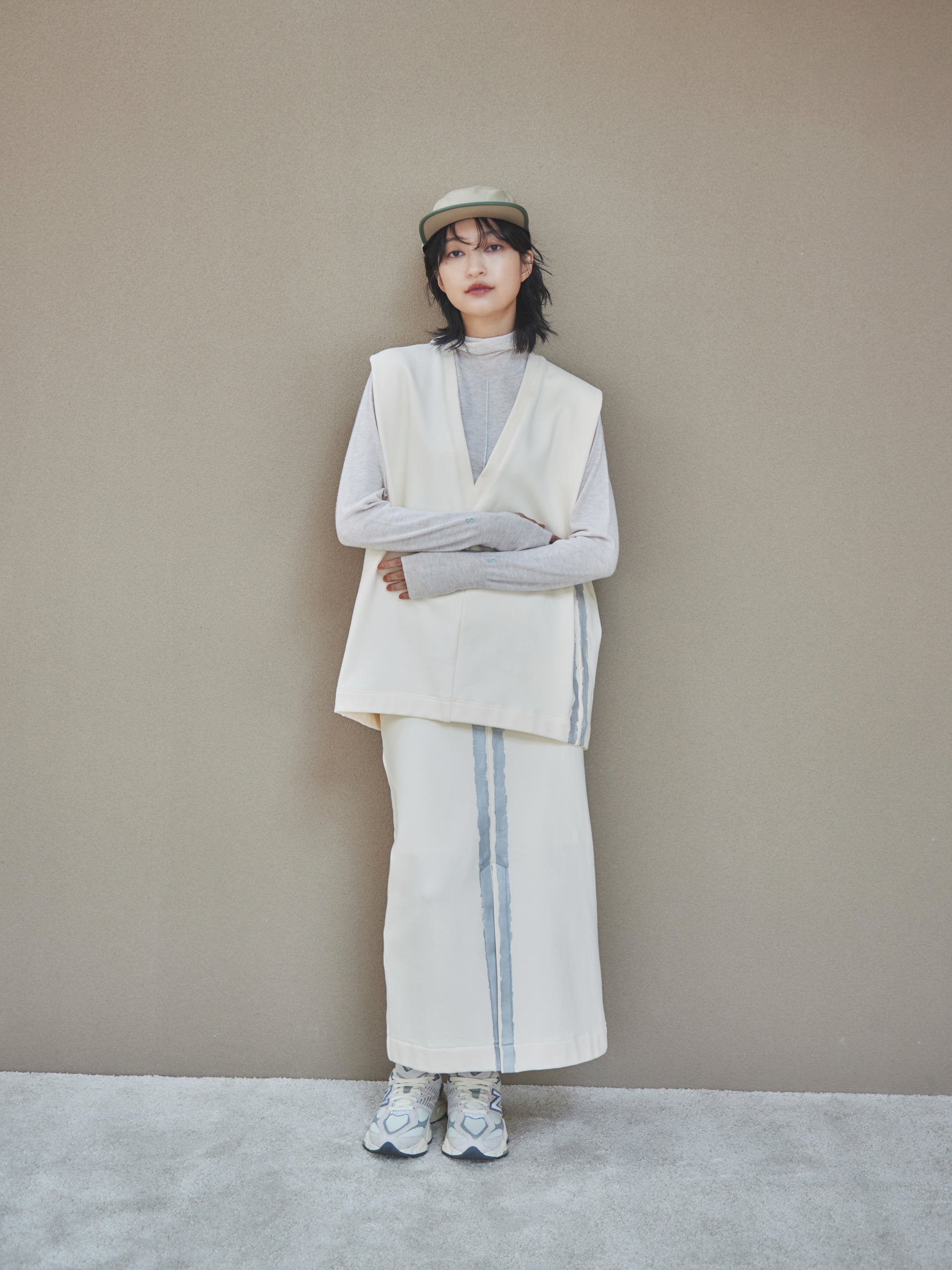 Slit sheer turtle knit