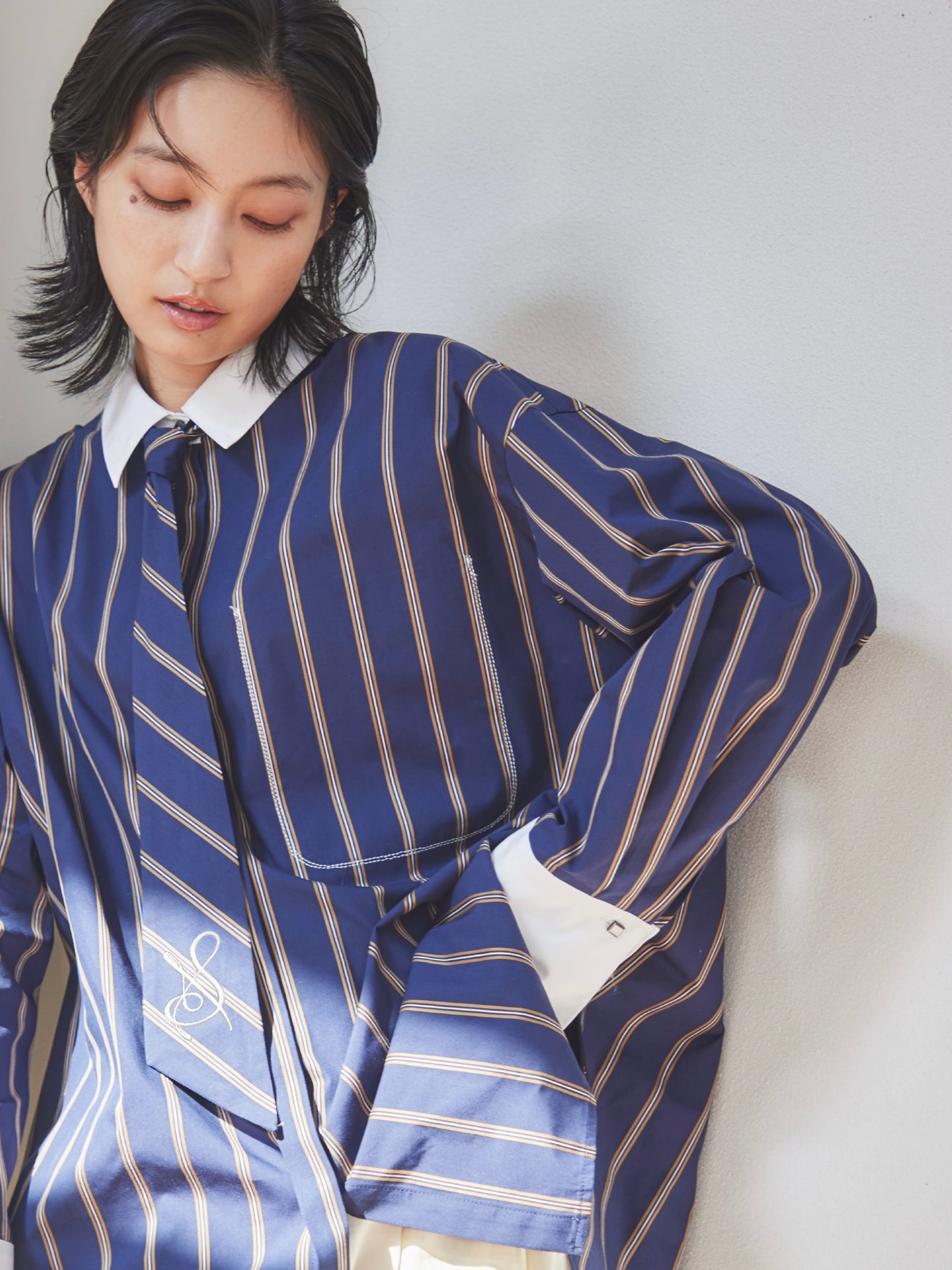 Tie set stripe shirt