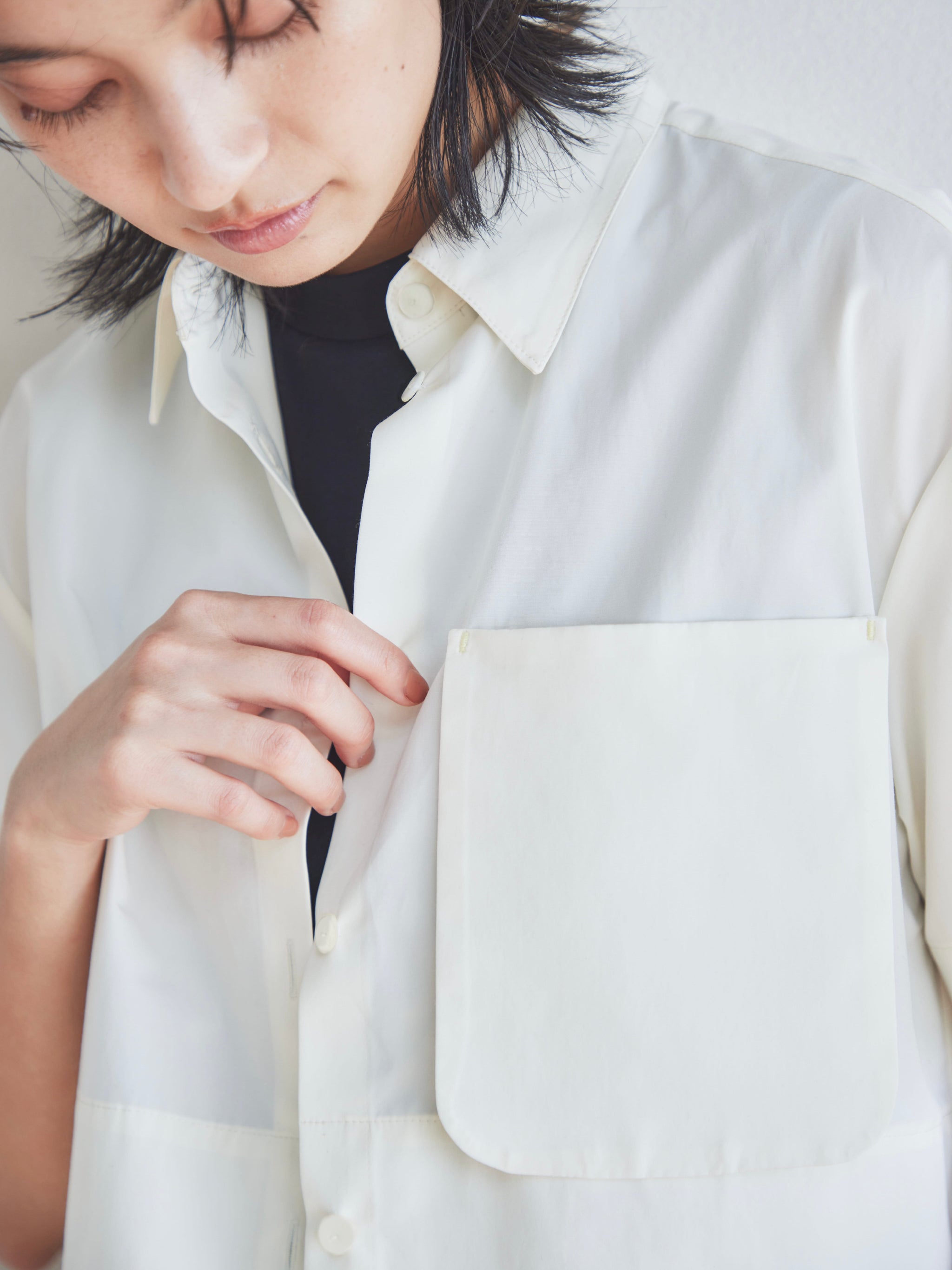 Cropped half sleeve shirt
