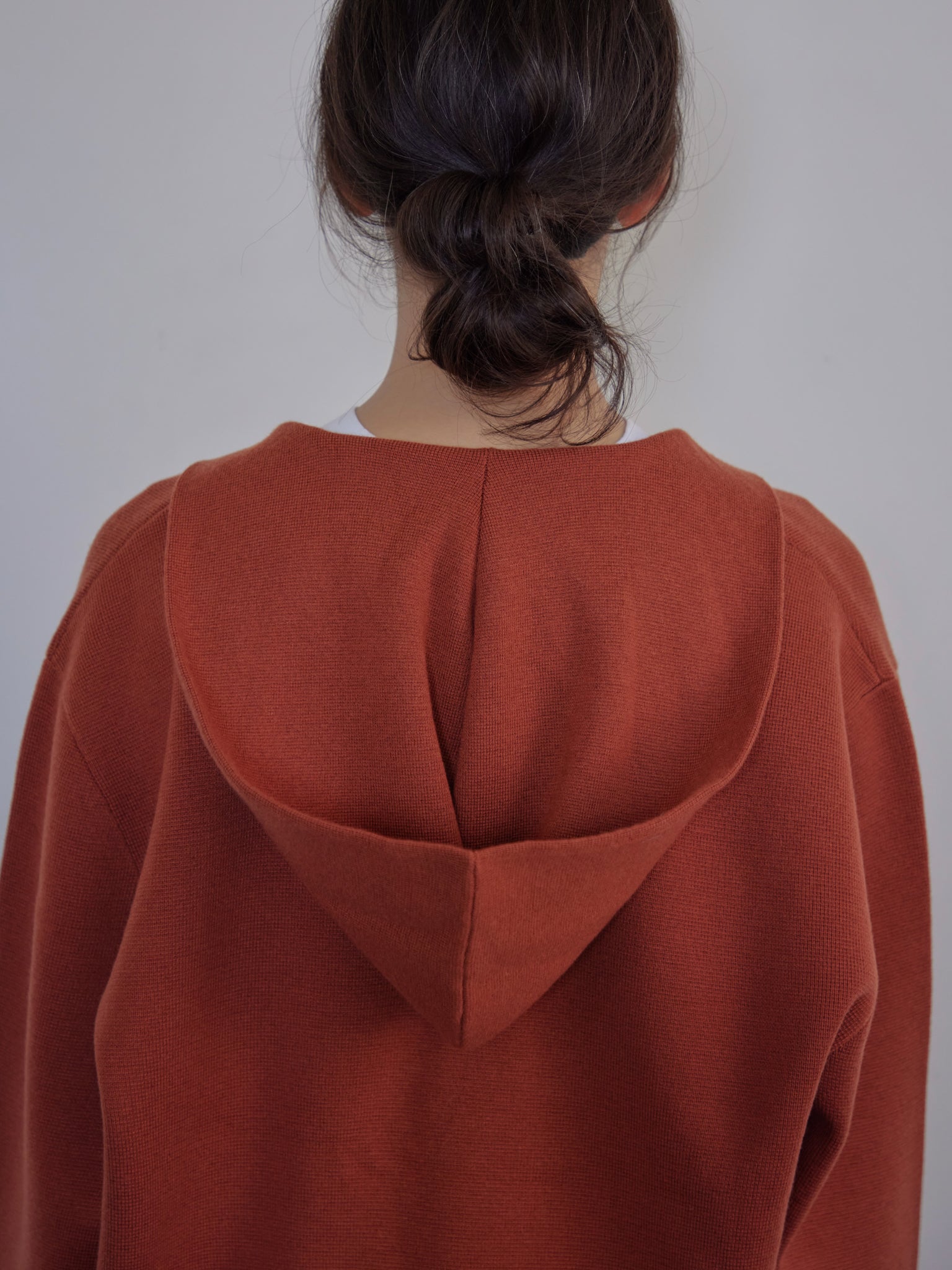 V Cutting Knit Pullover