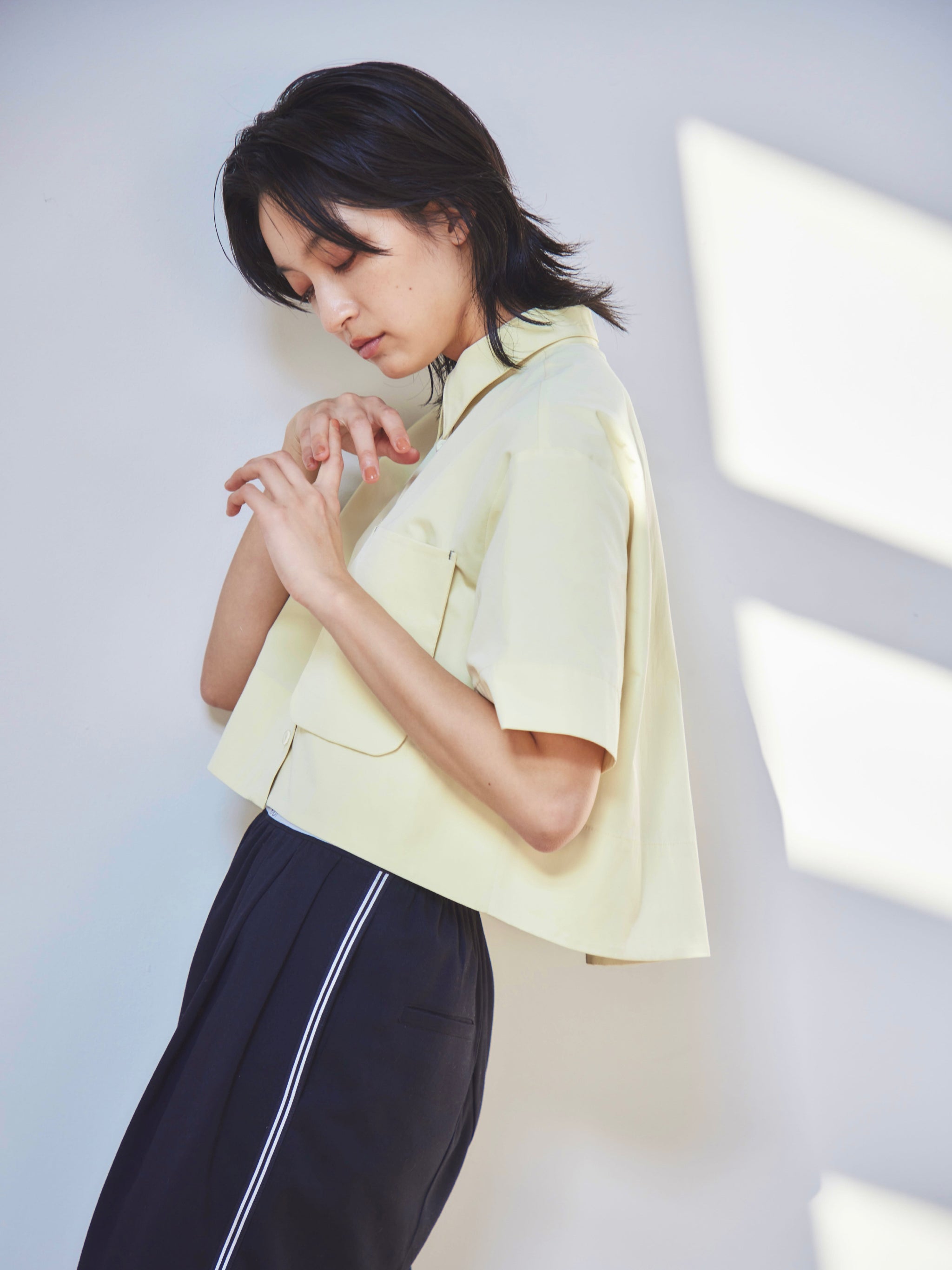 Cropped half sleeve shirt