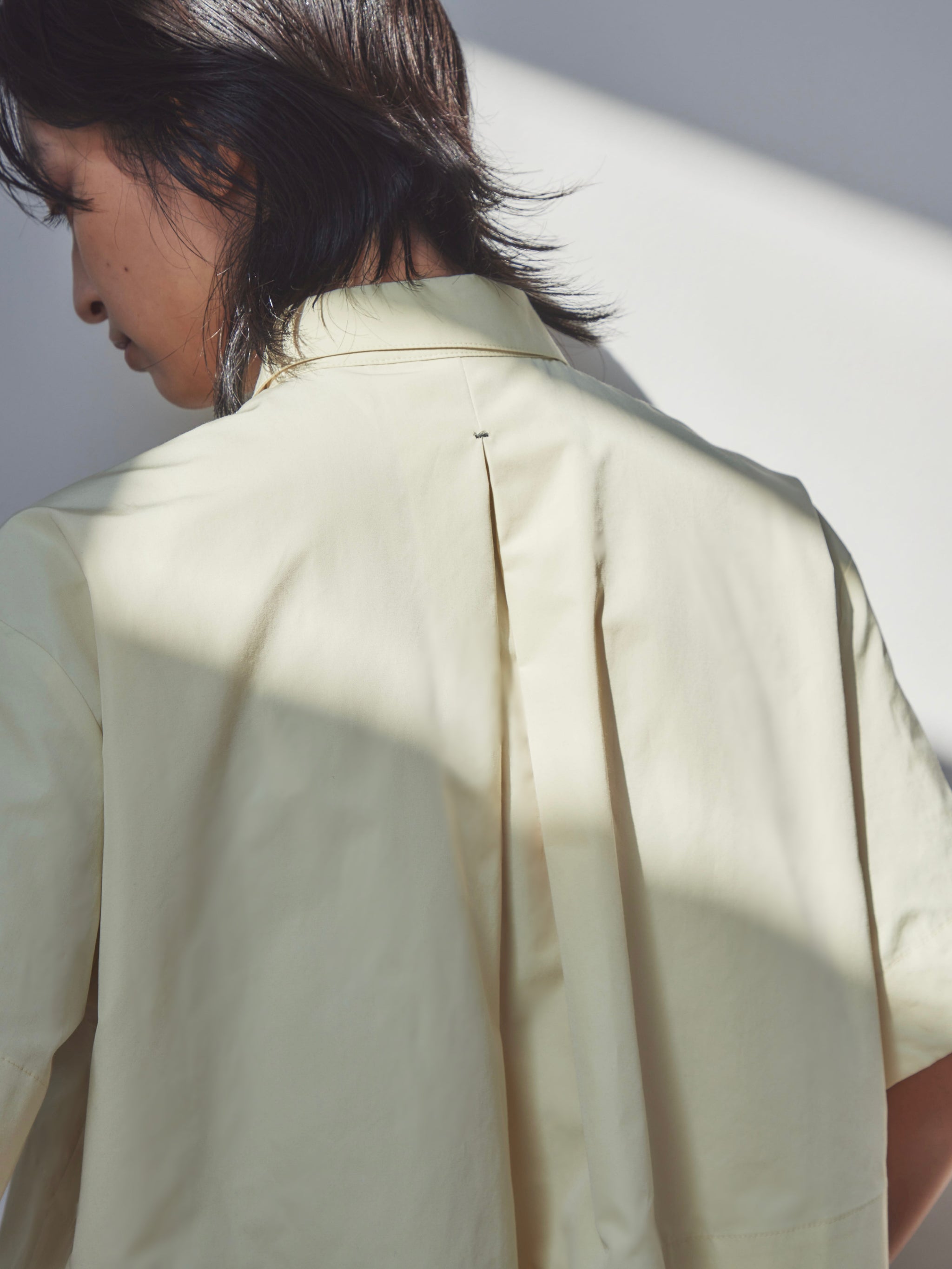 Cropped half sleeve shirt