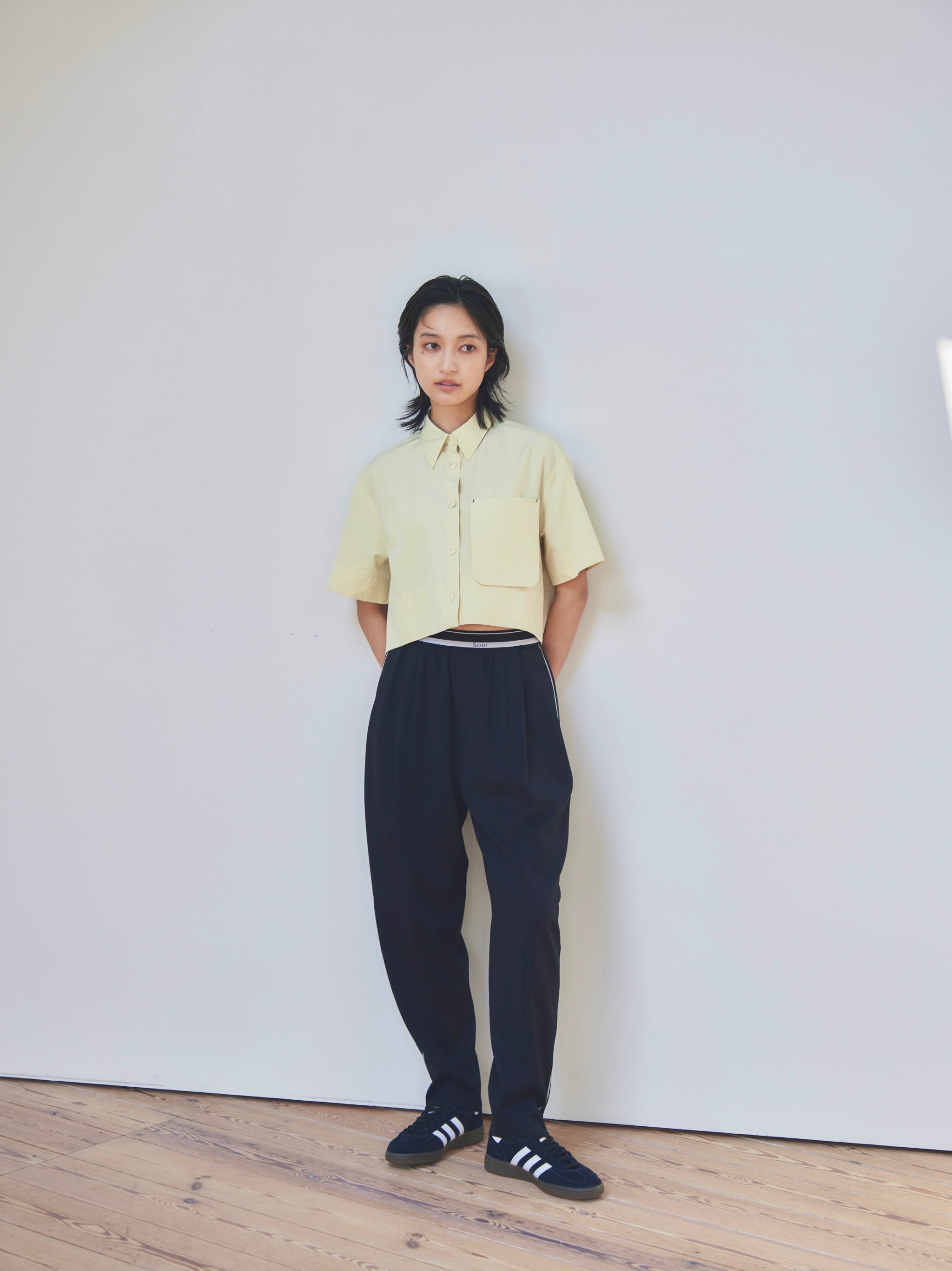Cropped half sleeve shirt