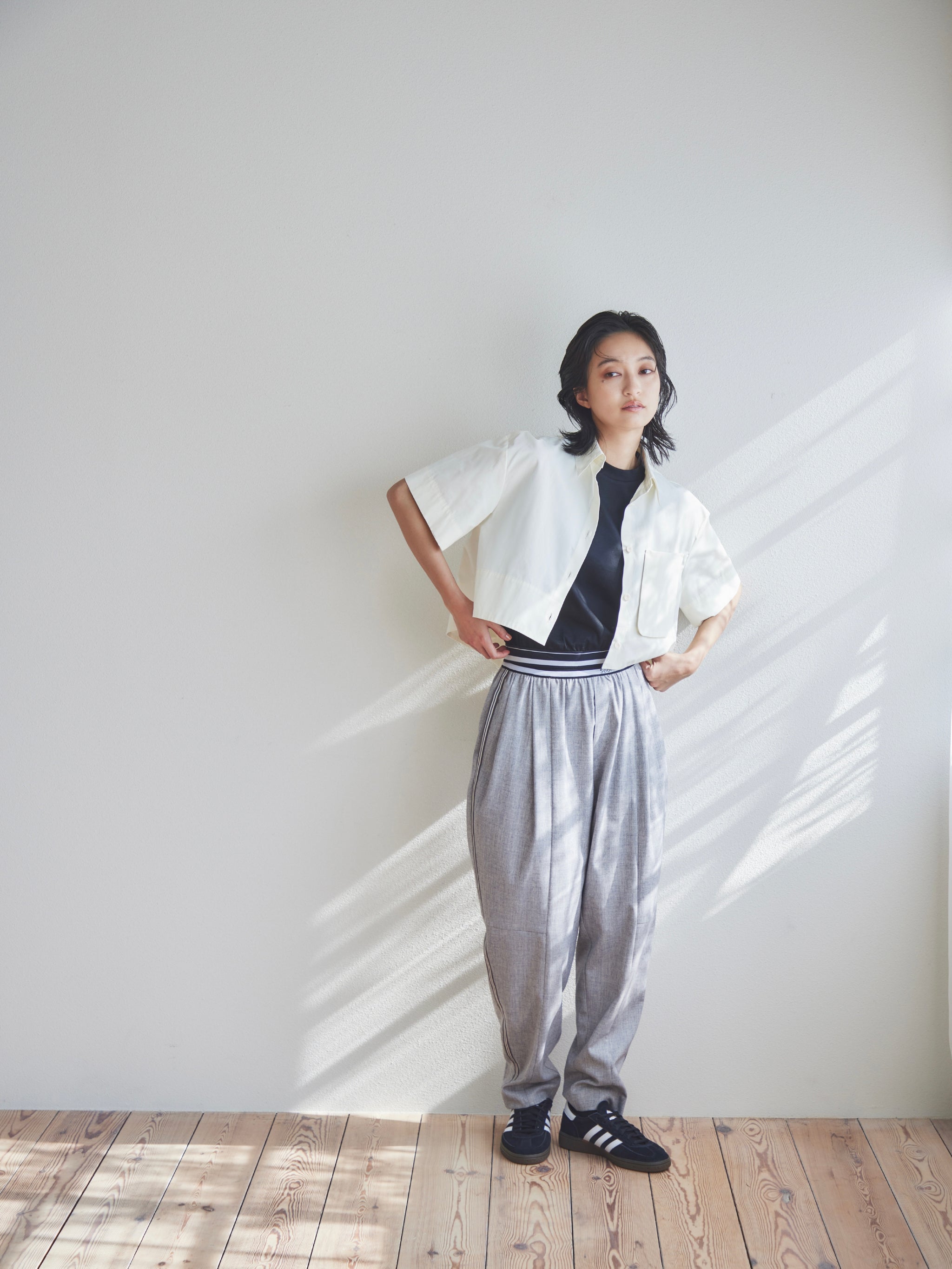 Cropped half sleeve shirt