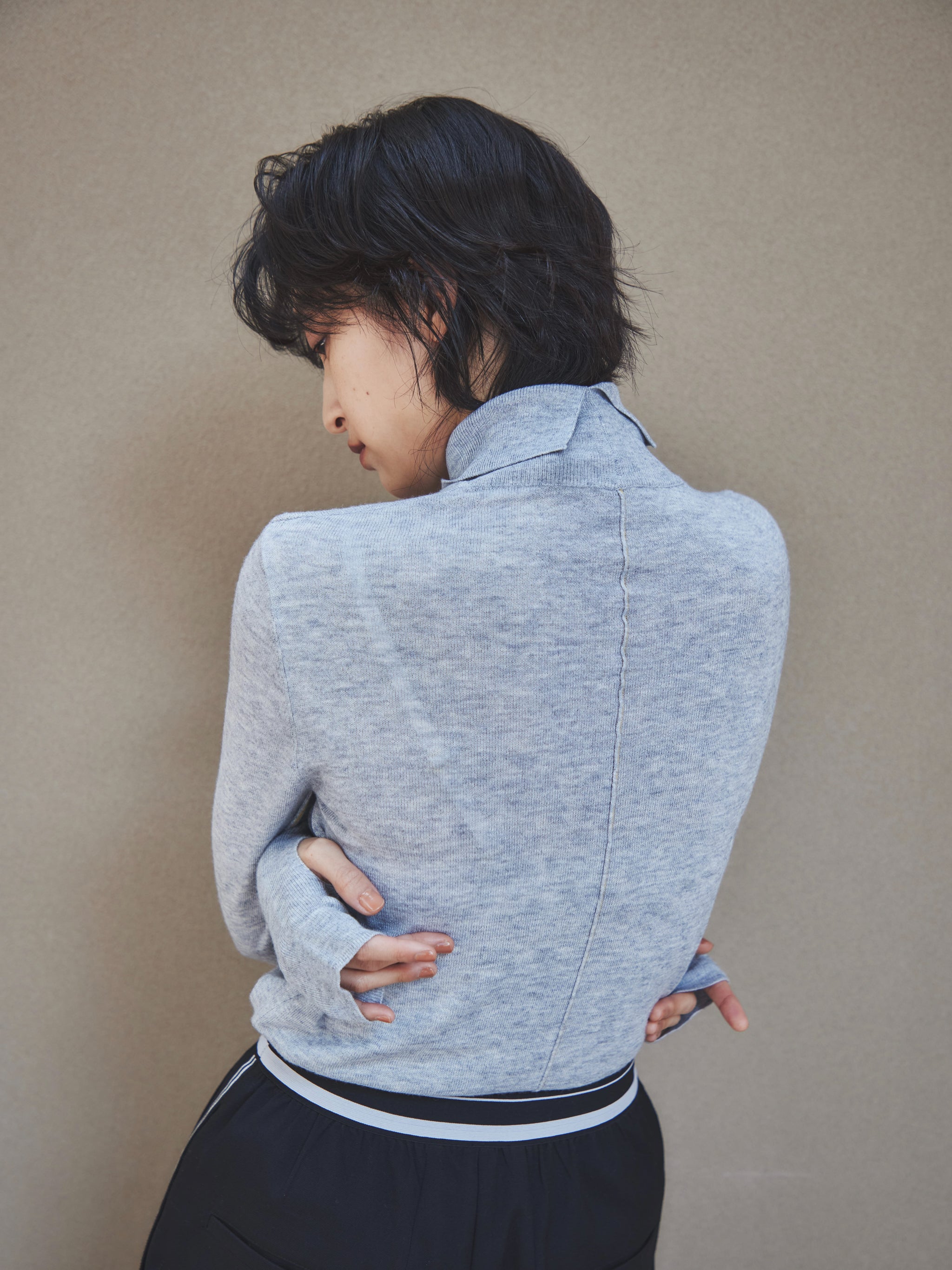 Slit sheer turtle knit