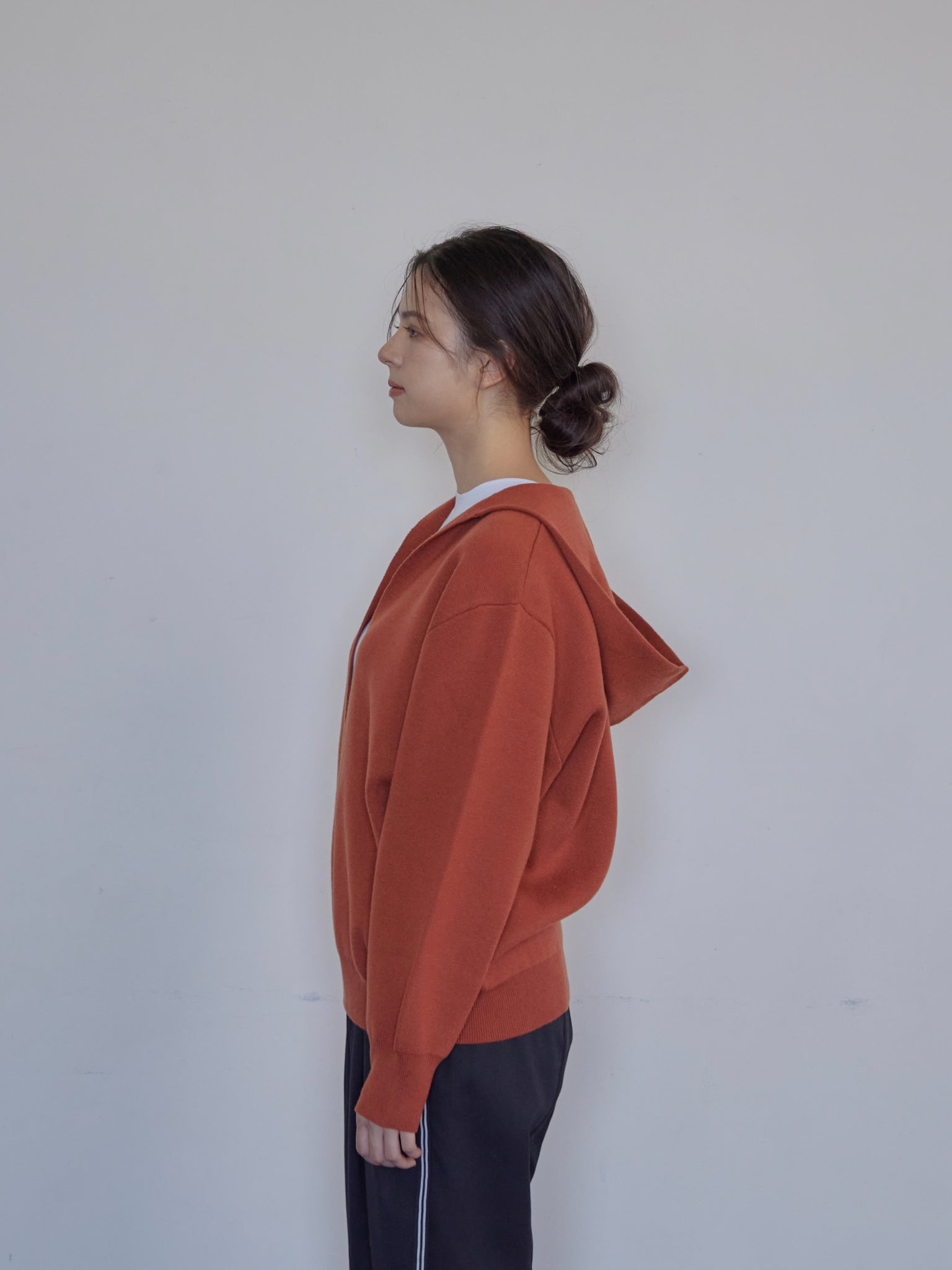 V Cutting Knit Pullover