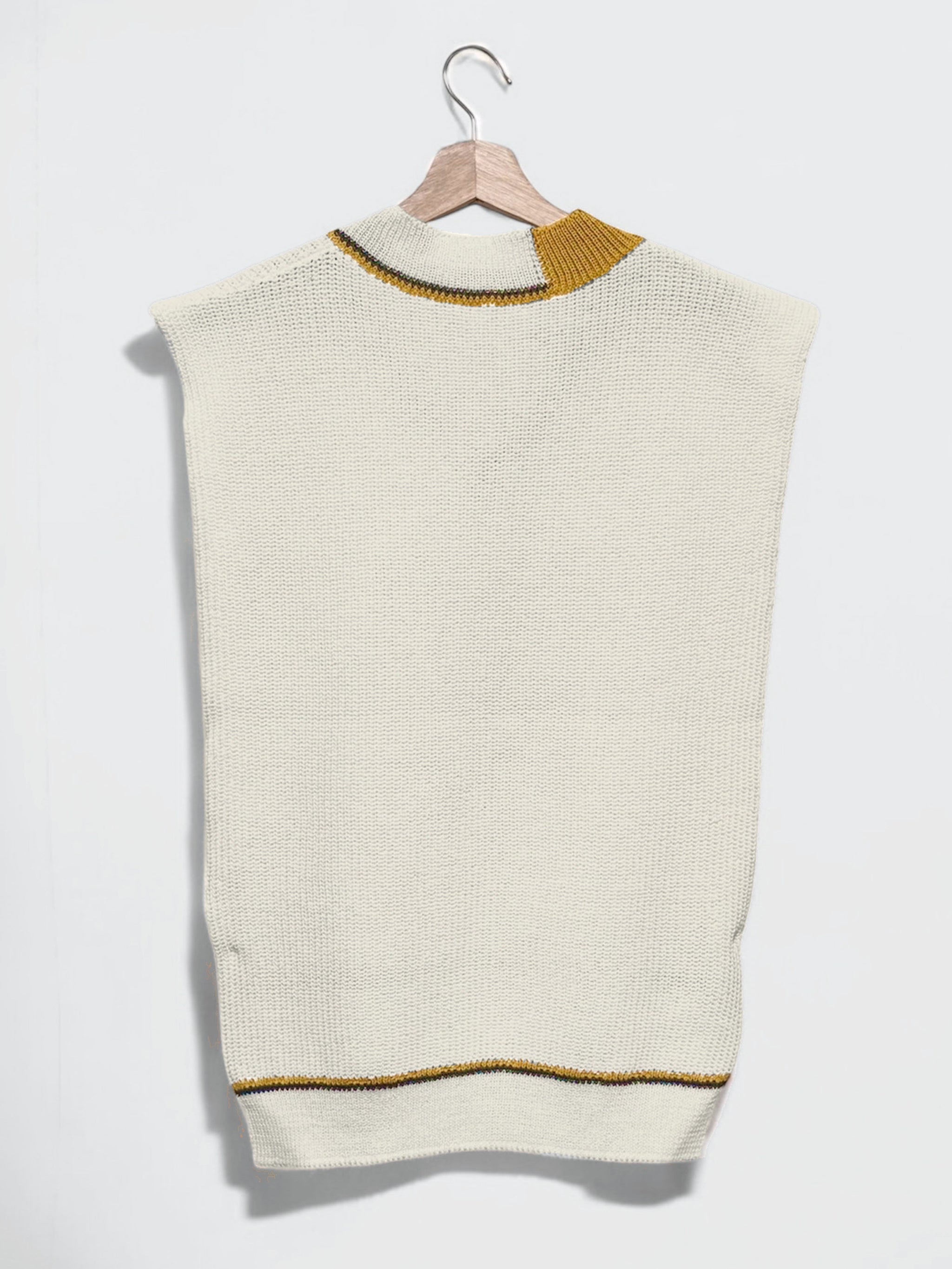 V-neck line knit vest