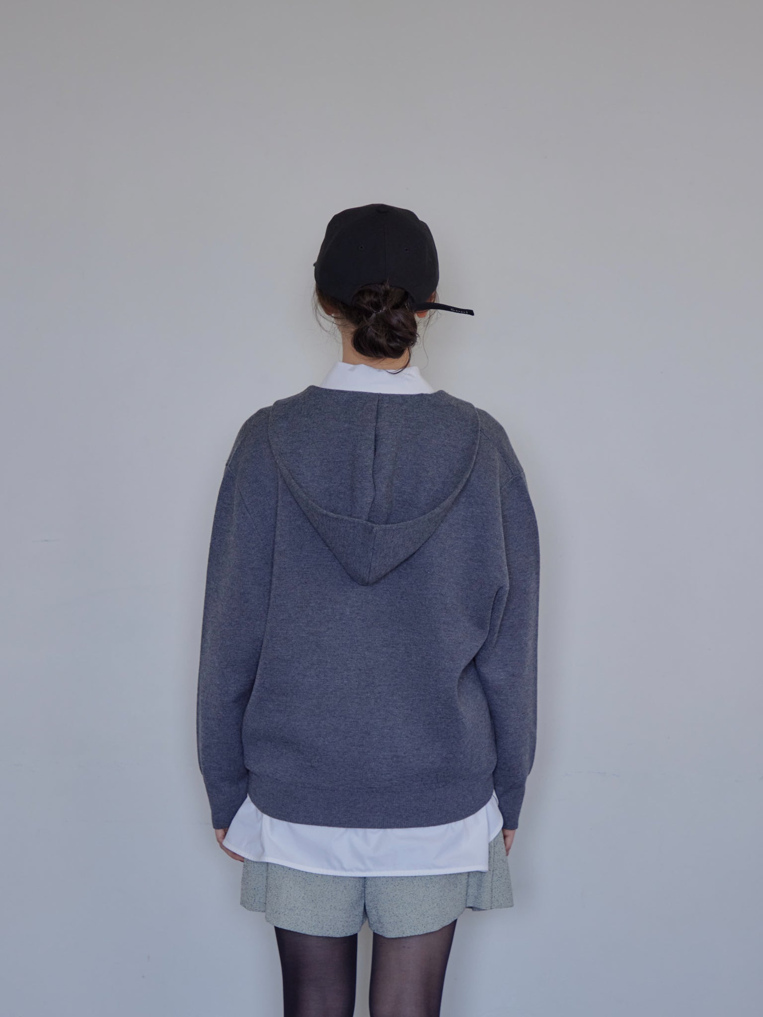 V Cutting Knit Pullover