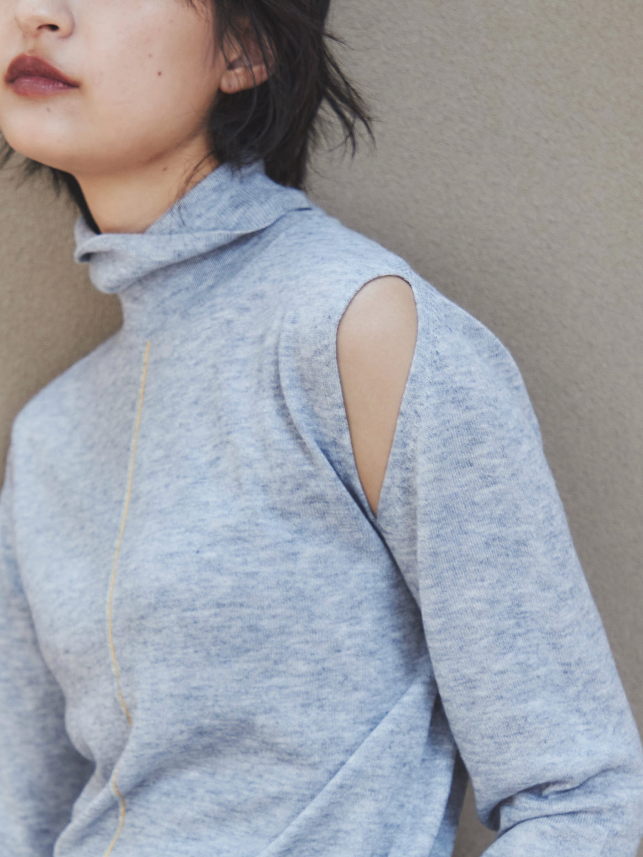 Slit sheer turtle knit