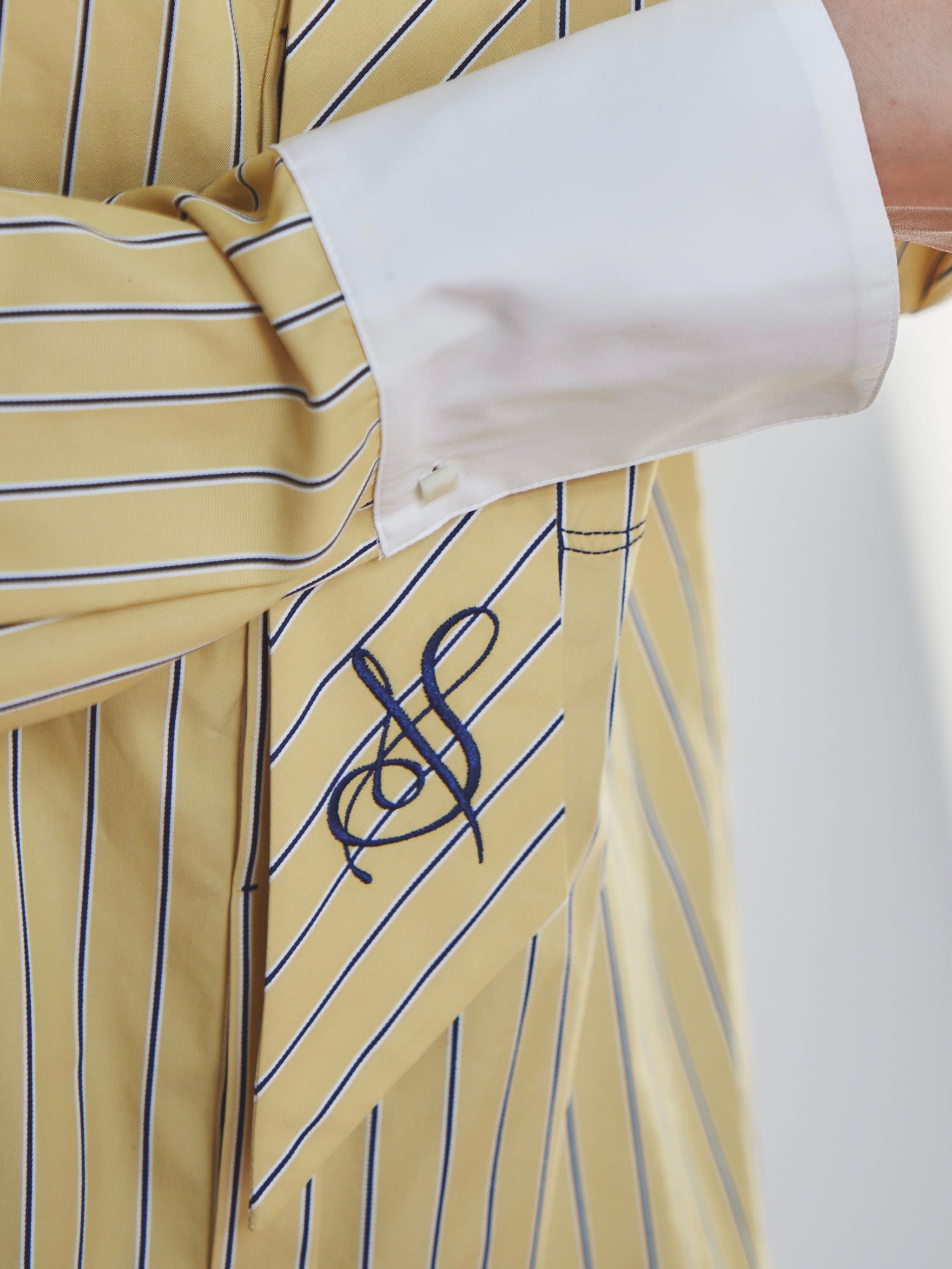 Tie set stripe shirt