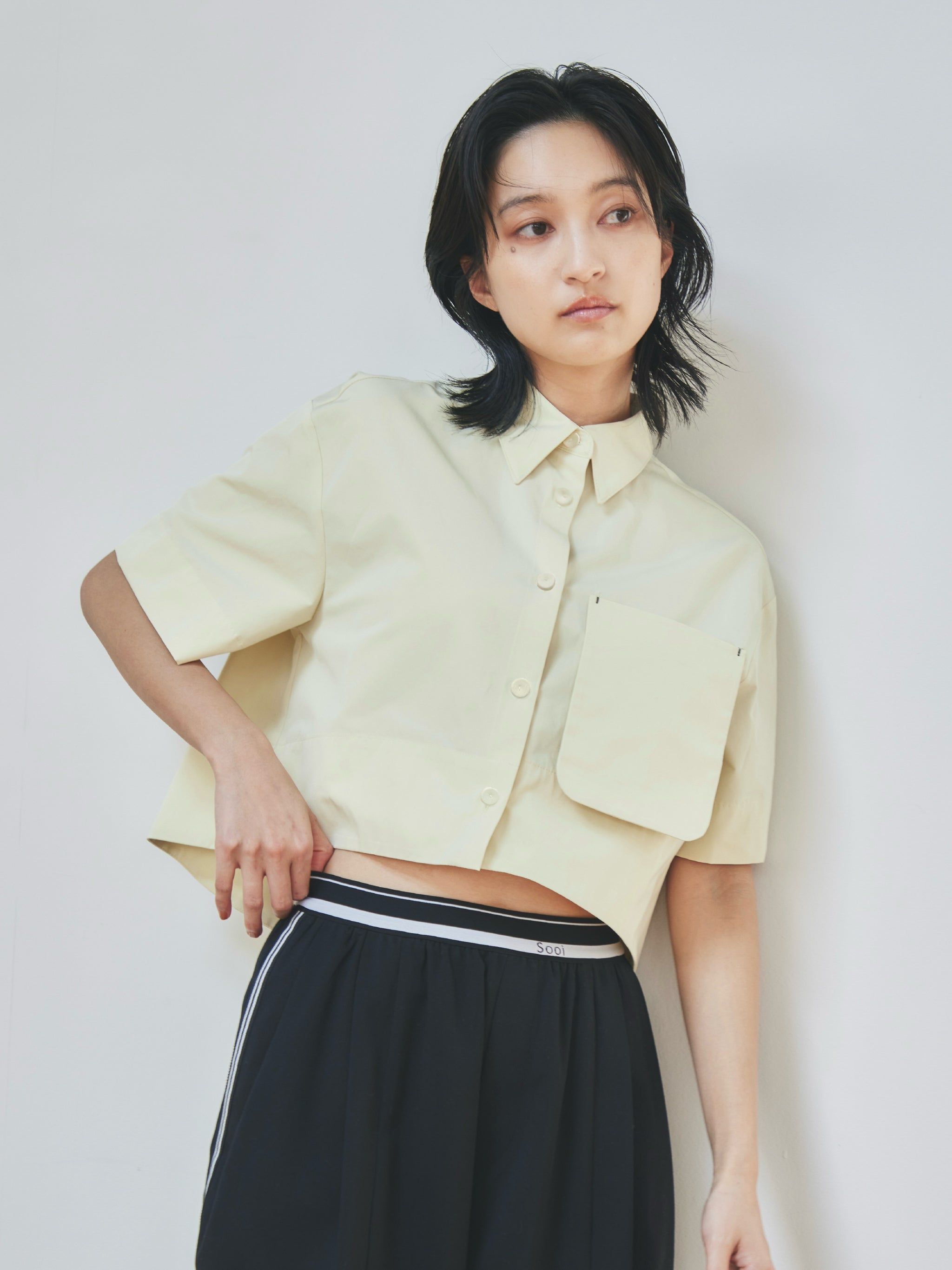 Cropped half sleeve shirt