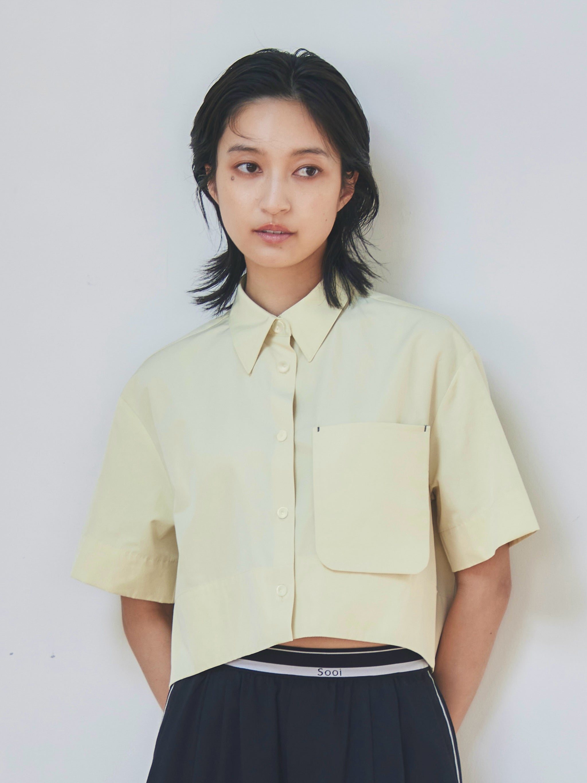 Cropped half sleeve shirt