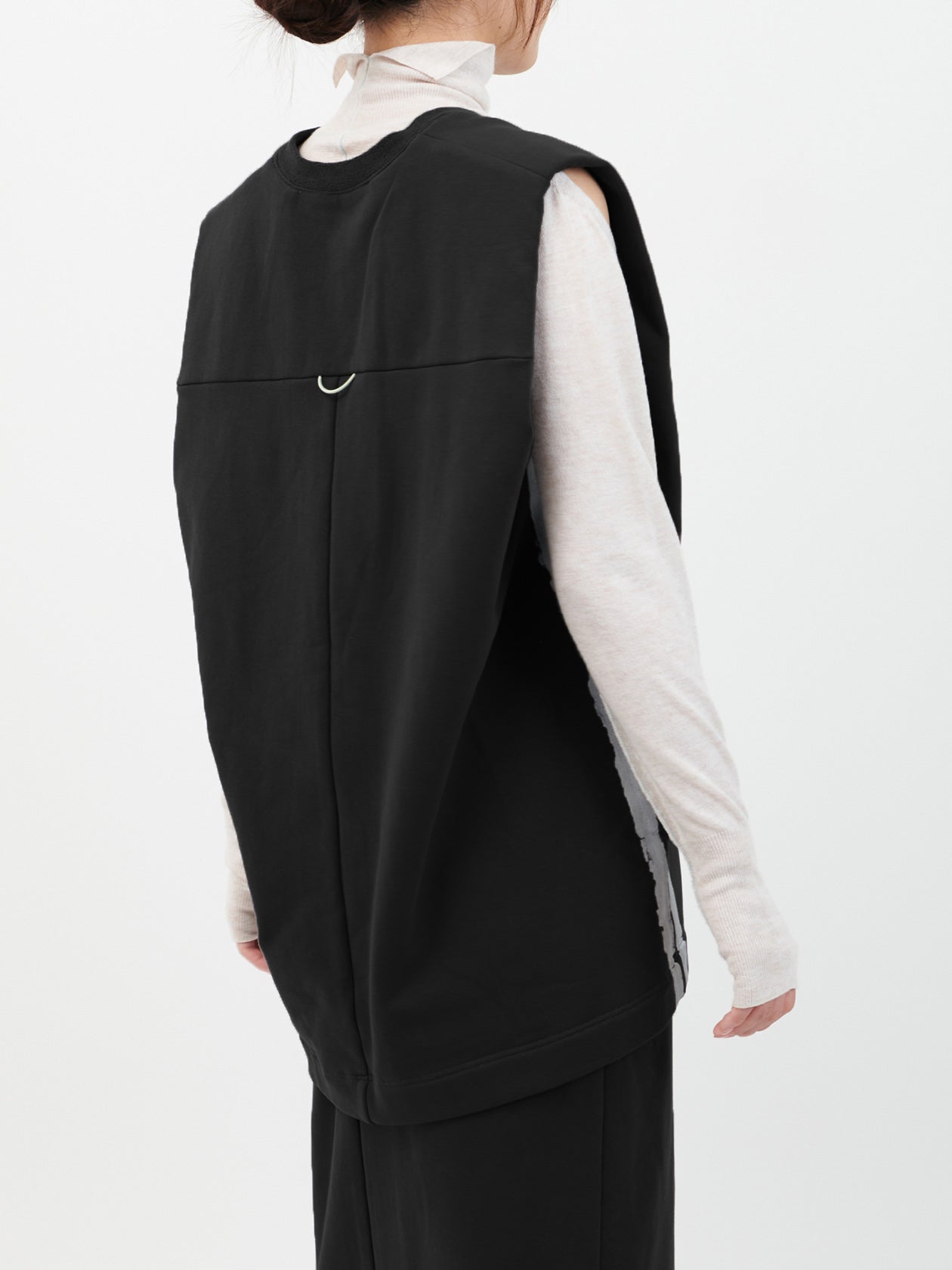 Silver line sweat vest / black