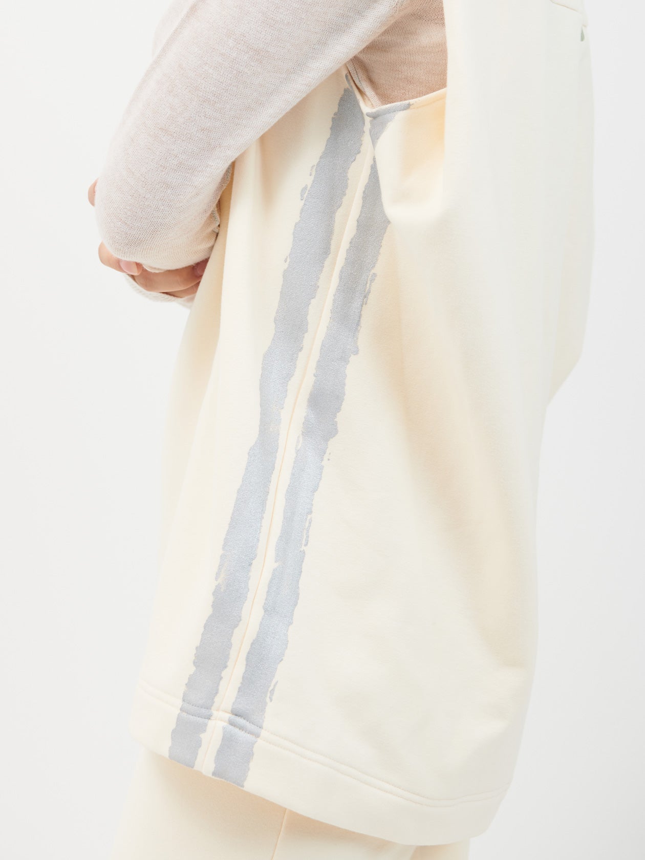 Silver line sweat vest / white