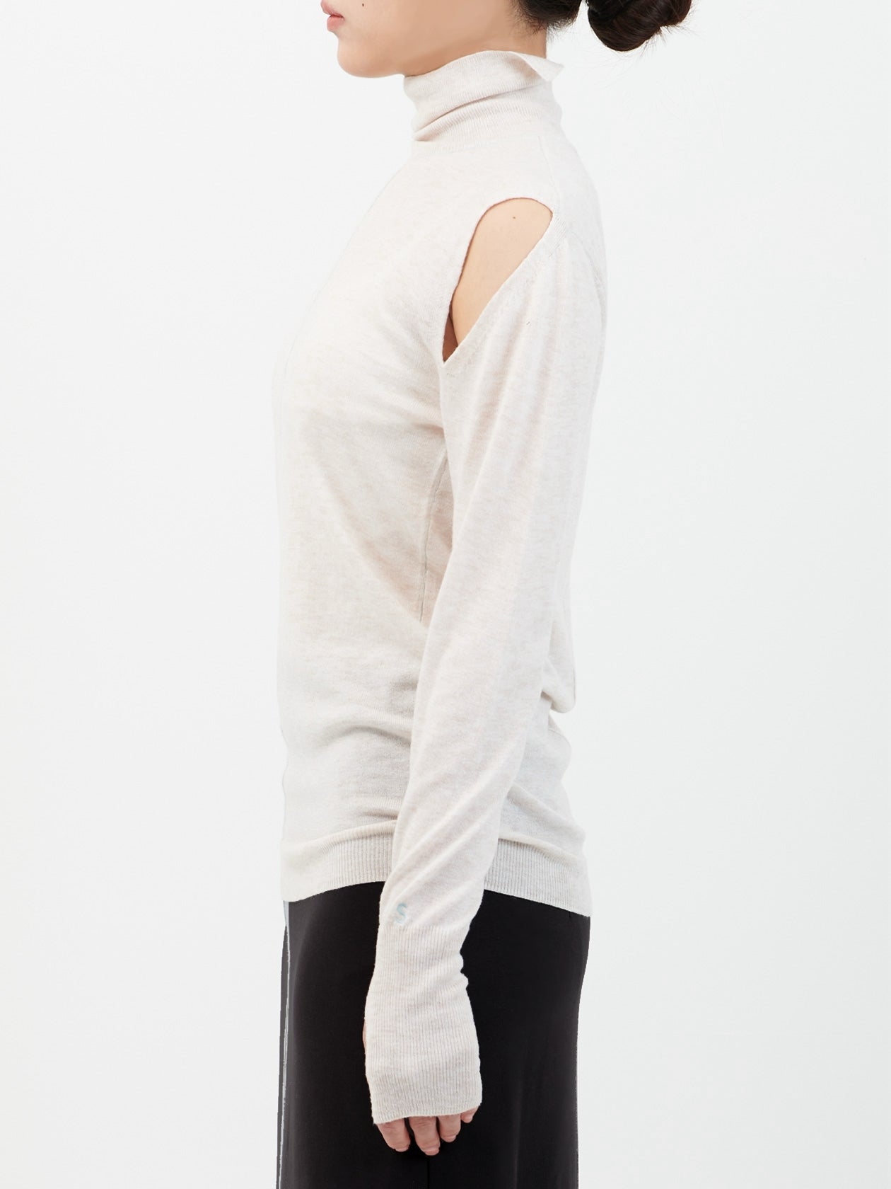 slit sheer turtle knit / oatmeal