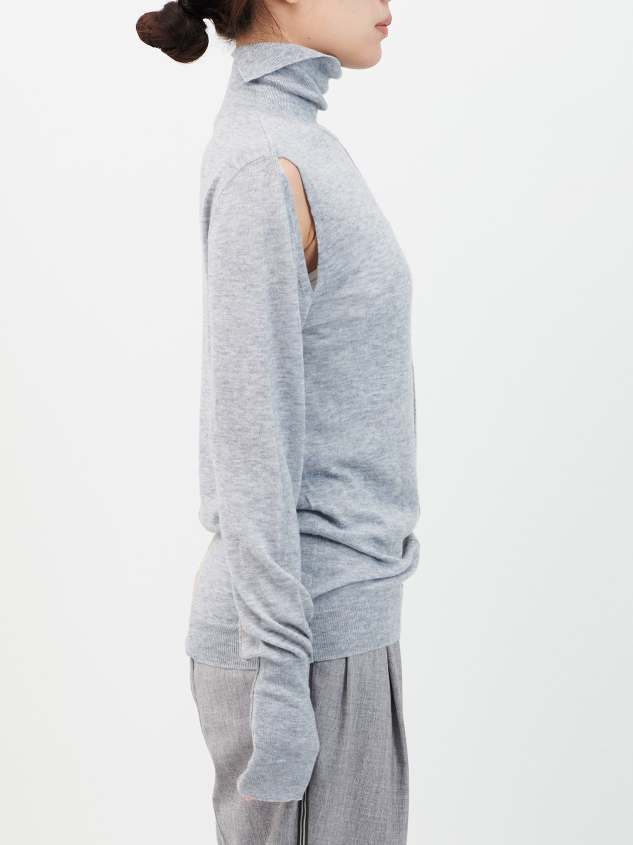 slit sheer turtle knit / gray