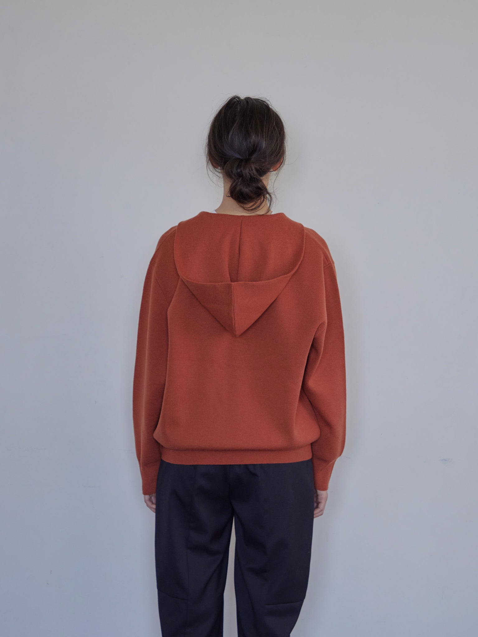V Cutting Knit Pullover