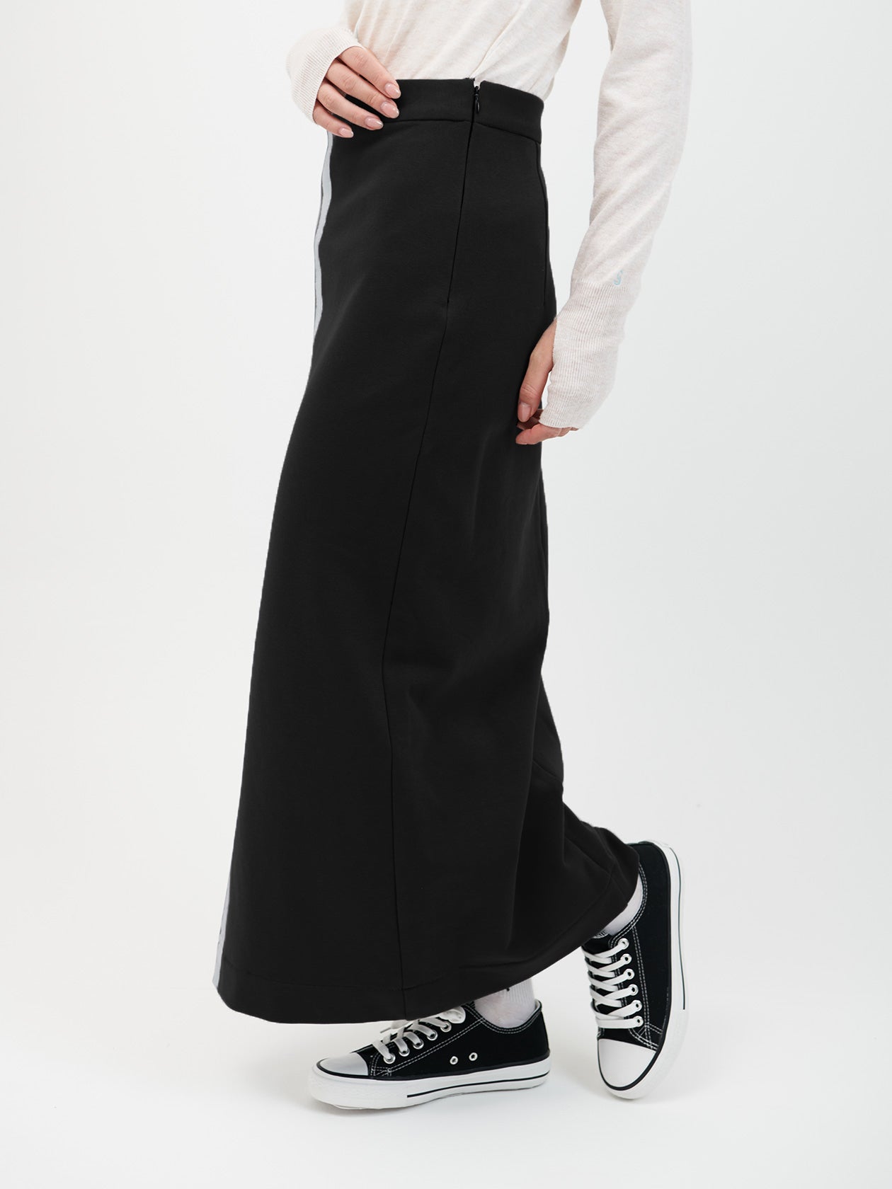 Silver line sweat skirt / black