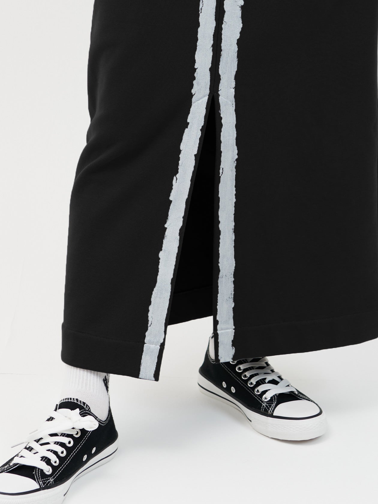 Silver line sweat skirt / black