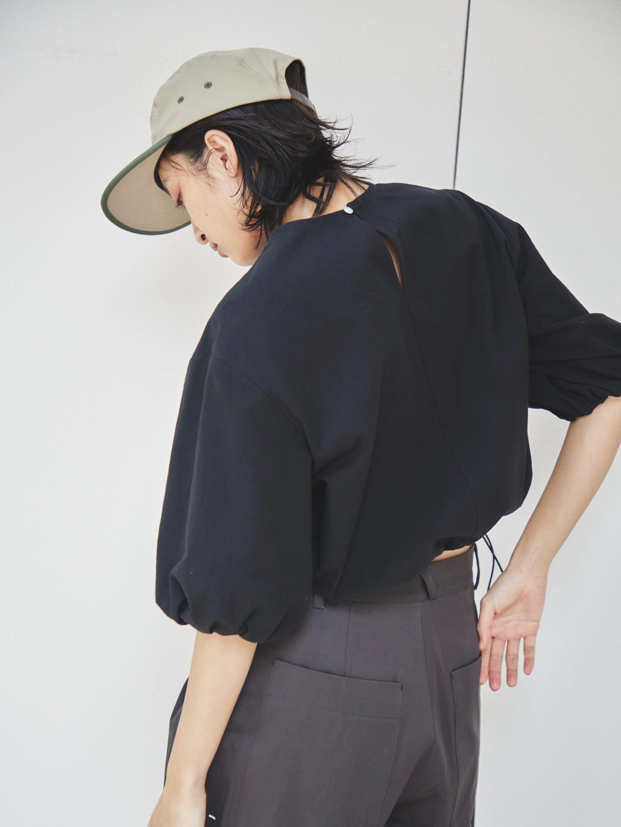 Balloon cropped blouse